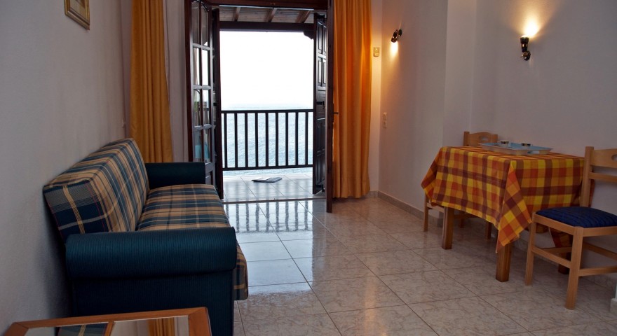 Apartment  32 living room 